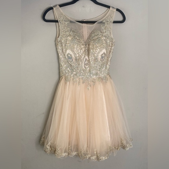 Cinderella Divine Women’s Formal Event Short Party Prom Homecoming Dress Size 6 - Picture 11 of 16